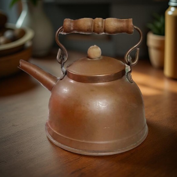 Copper Teapot With wood handle Stamped made in England Vintage - Picture 3 of 12